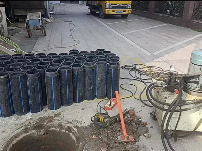 隆安PE置换管厂家 DN315置换管 非开挖管短管置换